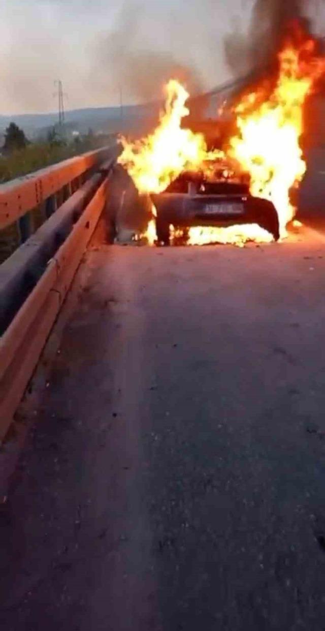 Otobanda seyir halindeki cip alev alev yandı 2