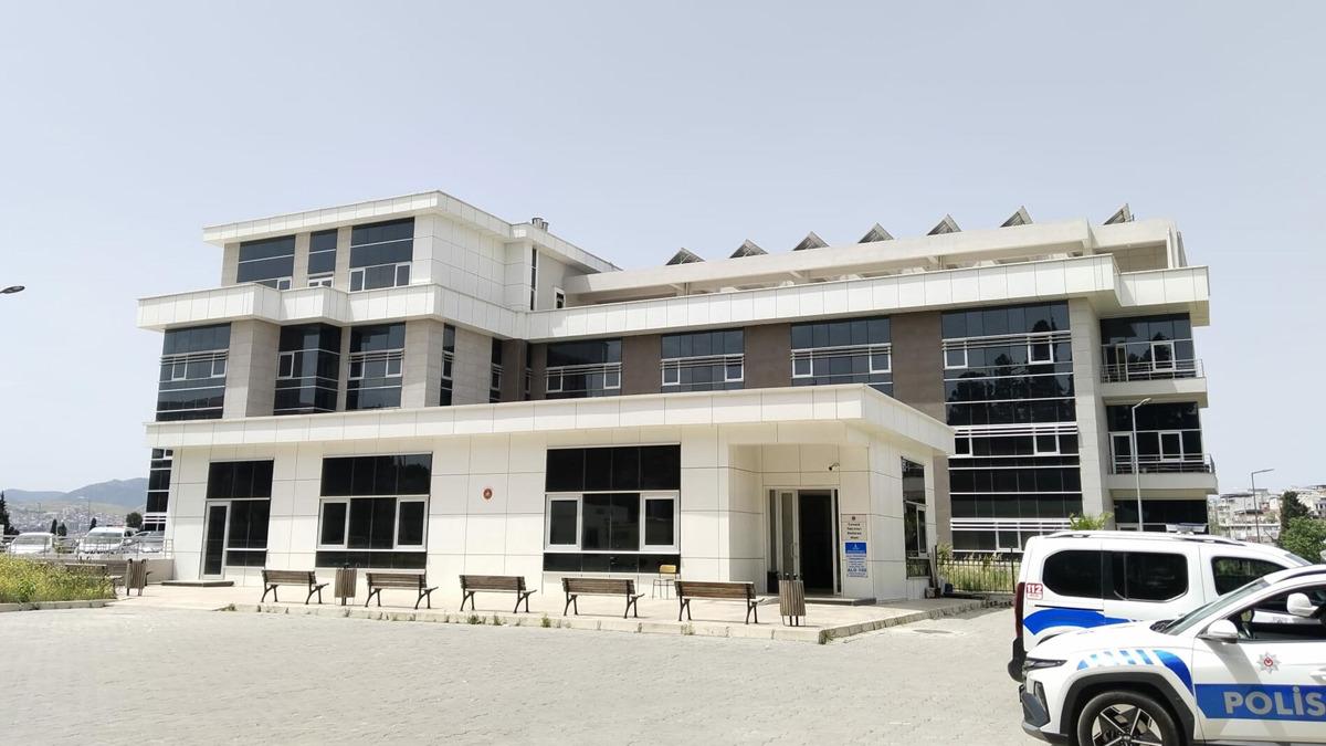 İzmir de kan donduran olay! Şantiyede yanmış kadın cesedi bulundu 1