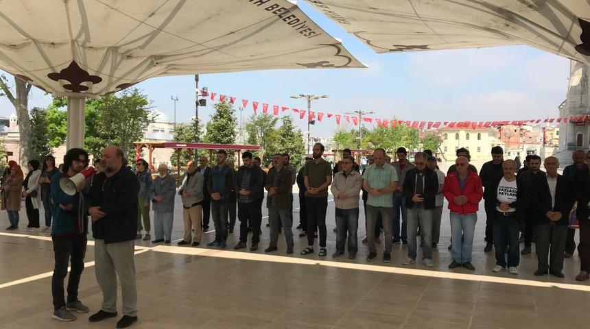 "Antikapitalist Müslümanlar ölen işçiler için gıyabi cenaze namazı kıldı