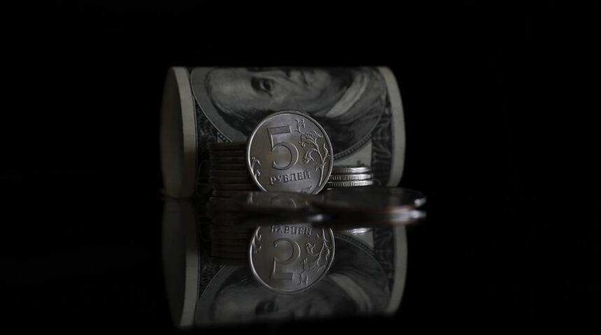 Rus rublesi dolar karşısında değer kazanmayı s&uuml;rd&uuml;r&uuml;yor