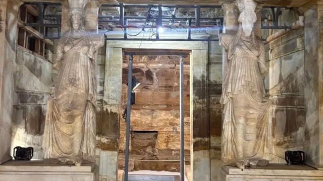 Girişini sfenksler koruyor! 2 bin 300 yıllık dev mezarda Büyük İskender izi