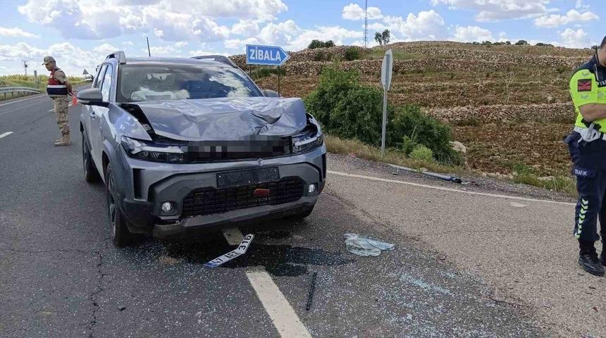 Mardin&rsquo;de iki otomobil &ccedil;arpıştı: 4 yaralı