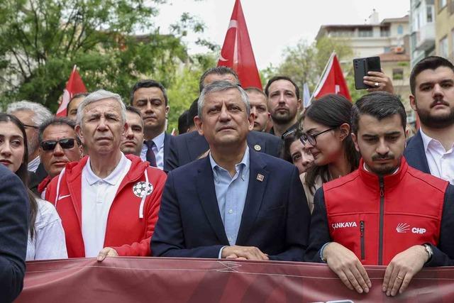 CHP Genel Başkanı &Ouml;zel: "Gen&ccedil;ler Cumhuriyet&rsquo;e ve Cumhuriyet&rsquo;in kazanımlarına sahip &ccedil;ıkmaya kararlı" 1