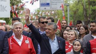 CHP Genel Başkanı Özel: Gençler Cumhuriyet’e ve Cumhuriyet’in kazanımlarına sahip çıkmaya kararlı
