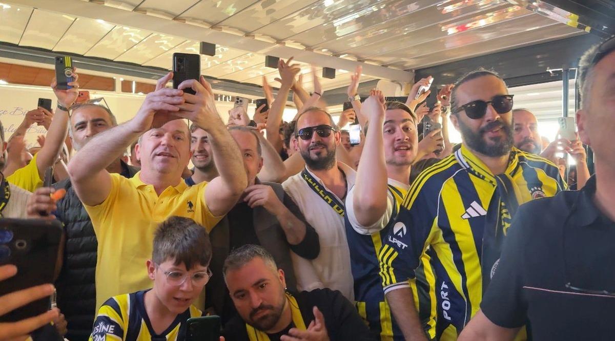 Aziz Yıldırım Fenerbah&ccedil;eli taraftarlarla buluştu 1
