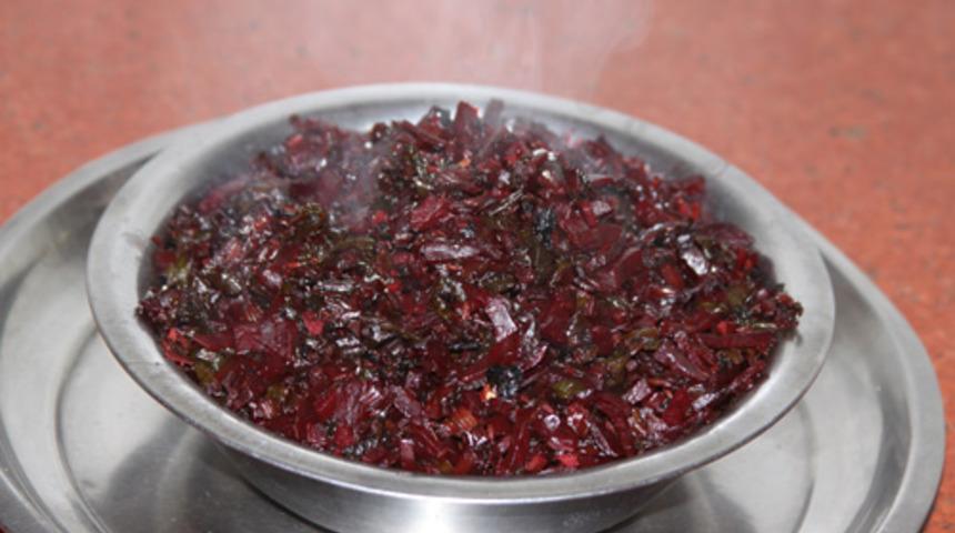 Belinizi incelten mükemmel karışım: Tarçınlı hibiskus çayı