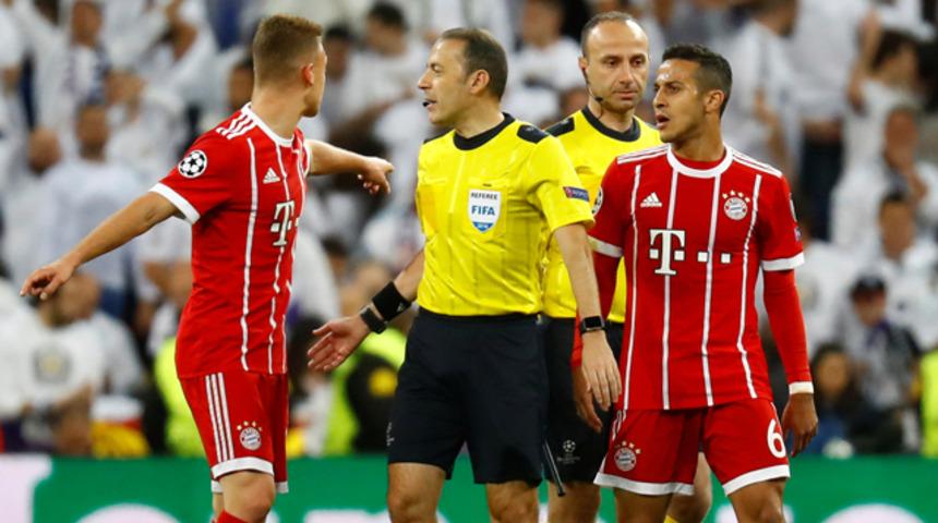 Jerome Boateng'den Cüneyt Çakır'a eleştiri!