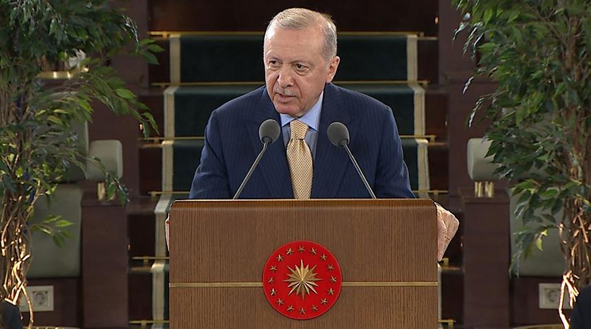 Cumhurbaşkanı Erdoğan "Şu anda en b&uuml;y&uuml;k sorun" diyerek duyurdu: "Gen&ccedil;liğimizi bunlara kaptırmayacağız"