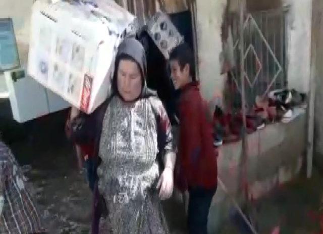 Harran'da yarım saatlik yağmur sele neden oldu