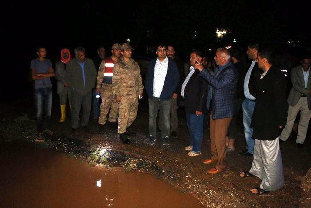 Harran'da yarım saatlik yağmur sele neden oldu