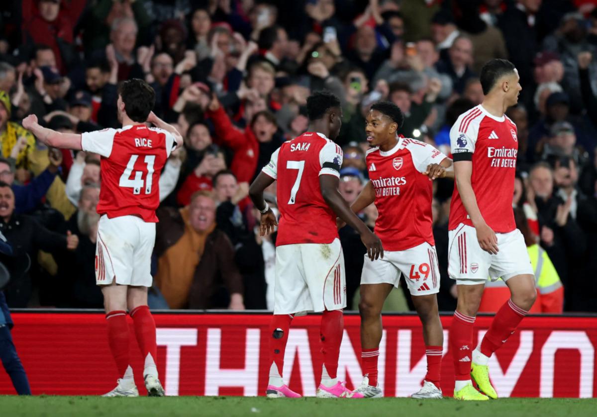 Arsenal 22 yıl sonra şampiyon oldu, sosyal medya karıştı! "Bunlar bu gazla..." 1