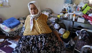 15 yıldır karnı b&uuml;y&uuml;yor! &Ccedil;aresiz kadın 170 kiloya ulaştı