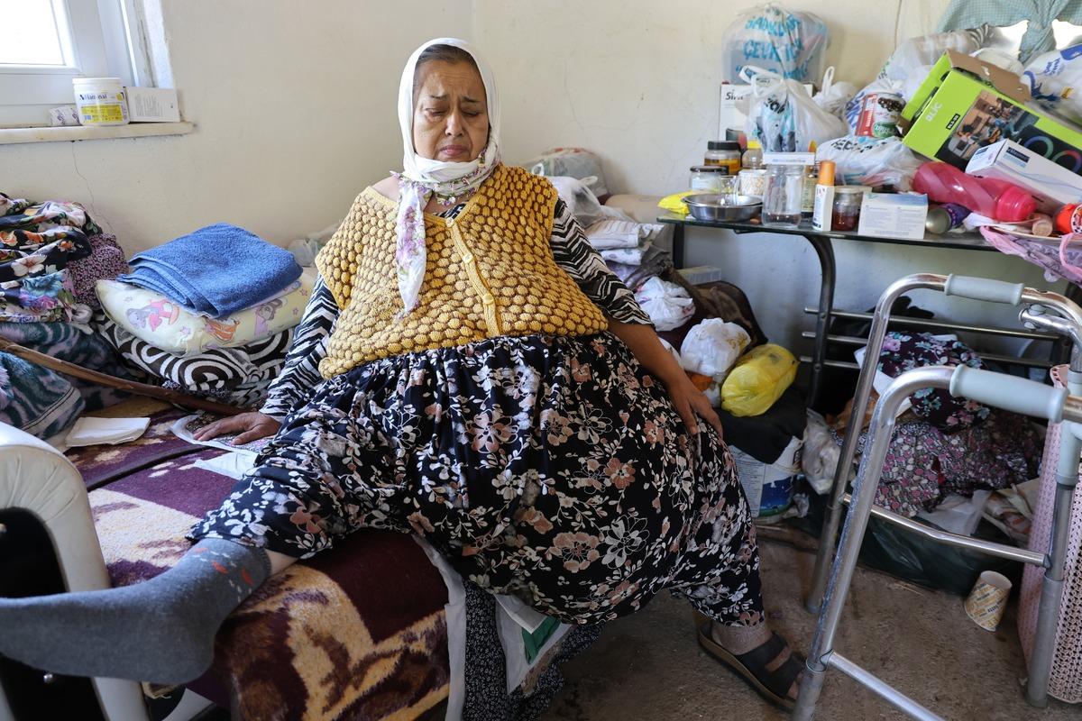 15 yıldır karnı büyüyor! Çaresiz kadın 170 kiloya ulaştı 1