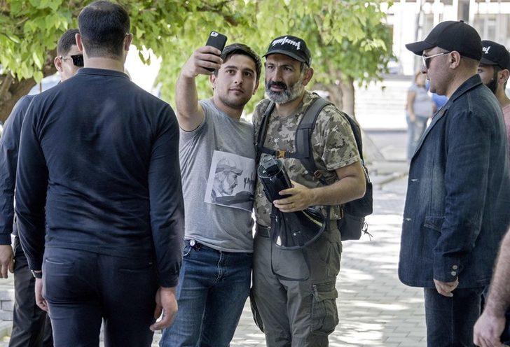 Erivan ayakta: 'Bundan sonra kararları sokak verir' G3