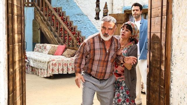 Cengiz Bozkurt'un sahnede aşil tendonu koptu