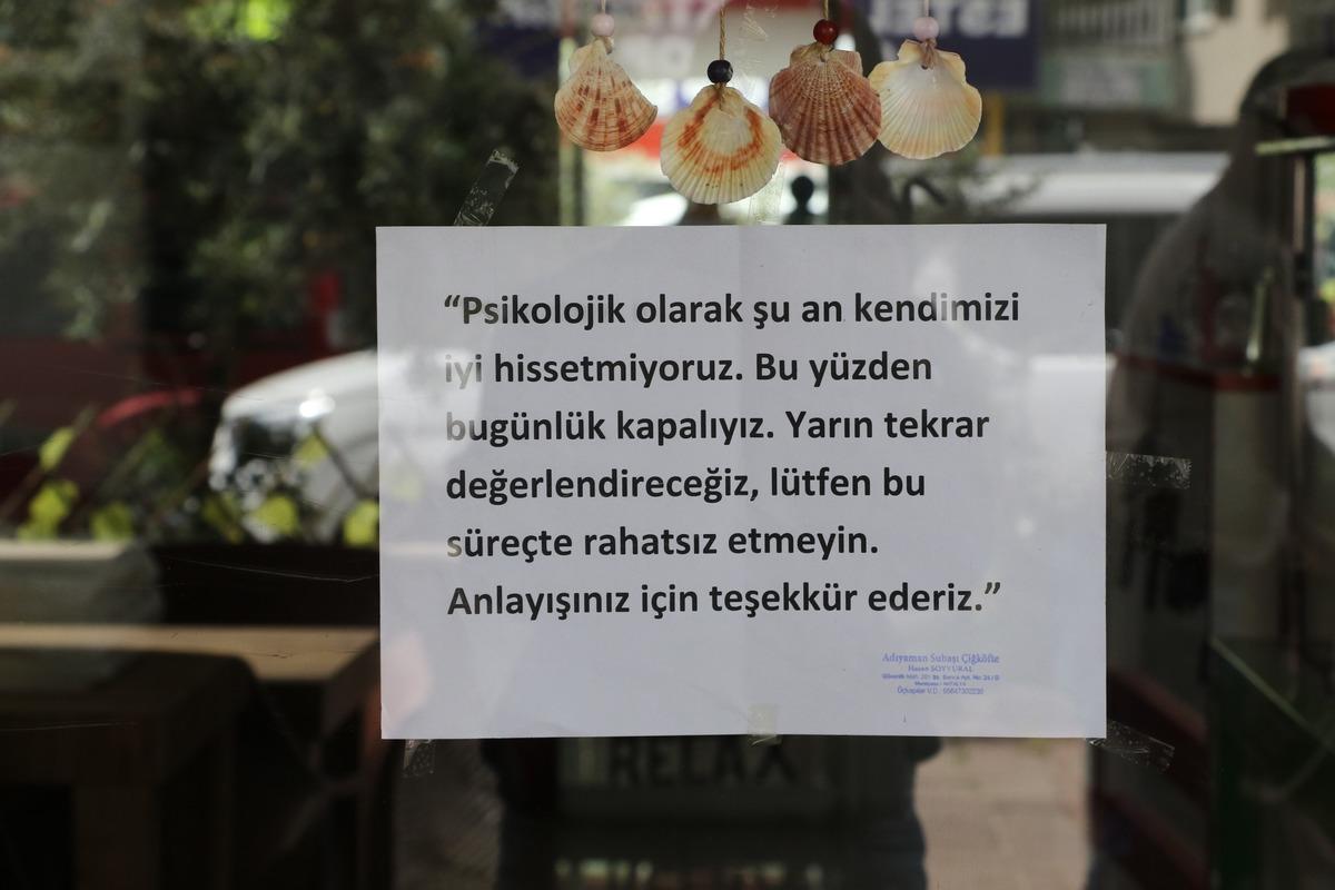 Dükkan camına astığı yazı şaşırttı: Tutacağını tahmin etmedik 2