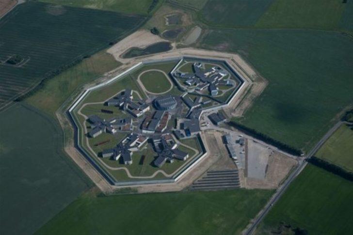 Dünyanın en lüks hapishanesi şaşırtıyor G1