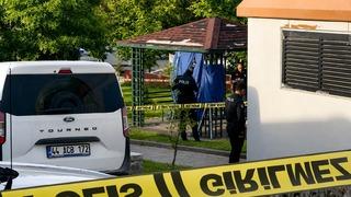 18 yaşındaki Beyzanur çocuk parkında kendini asmış!