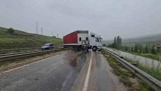 Ankara’da tır ile minibüs çarpıştı