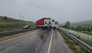 Ankara&rsquo;da tır ile minib&uuml;s &ccedil;arpıştı