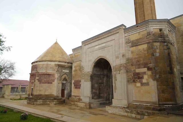 Niğde&rsquo;nin tarihi mirası Sungurbey Camii&rsquo;nde restorasyon tamamlandı 6