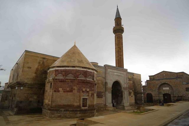 Niğde&rsquo;nin tarihi mirası Sungurbey Camii&rsquo;nde restorasyon tamamlandı 5