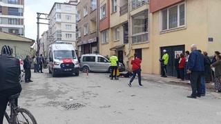 Eskişehir’de araç yayalara çarptı: 2’si ağır 3 yaralı