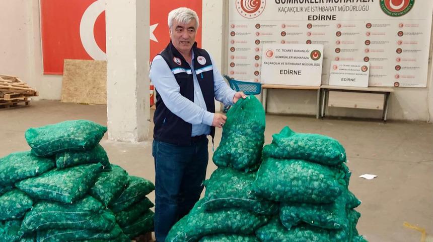Kapıkule'de 760 kilogram kum midyesi ele ge&ccedil;irildi