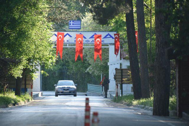 Yunan askeri, tampon bölgede Türk kepçe operatörünü gözaltına aldı (2)