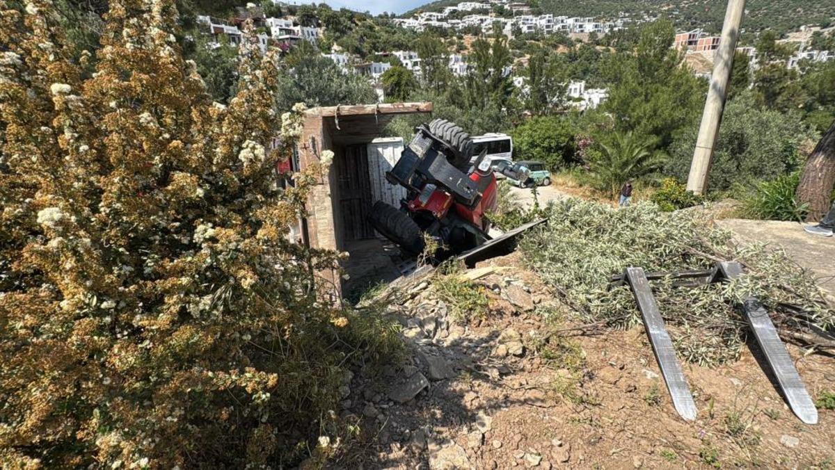 Bodrum da devrilen kamyonda sıkışan 3 kişi kurtarıldı 2