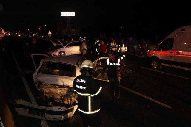 Düzce'de zincirleme trafik kazası: 4 yaralı<br />
