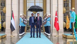 Cumhurbaşkanı Yardımcısı Yılmaz, Sudan Başbakanı İdris ile g&ouml;r&uuml;şt&uuml;