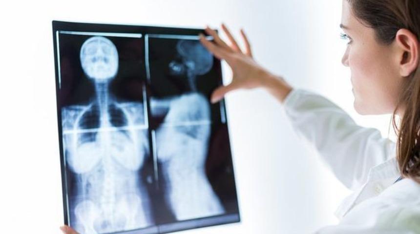 İngiltere'de göğüs taraması skandalı! 