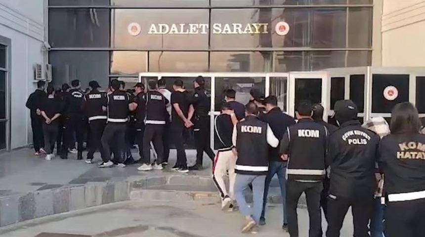 Hatay'a dehşeti yaşattılar! Esnafa hara&ccedil;, kadınlara zorla fuhuş: &Ccedil;ok sayıda tutuklama var