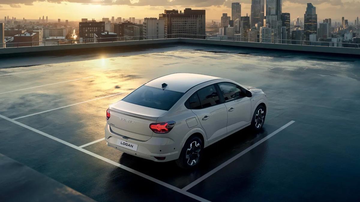 13 yıl sonra geri d&ouml;nd&uuml;! Dacia Logan ın T&uuml;rkiye fiyatı belli oldu 3