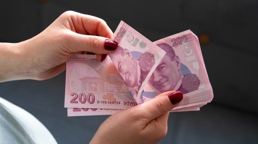 Sayılı g&uuml;nler kala uygun fiyata almak isteyen oraya koştu