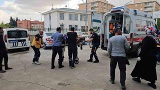 Çalışma yaparken elektrik direğinden düşen işçi yaralandı