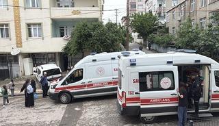 Kocaeli'de apartman dairesinde &ccedil;ıkan yangında 3 kişi dumandan etkilendi