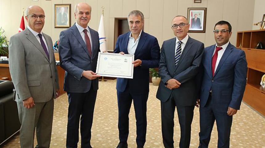 Ersun Yanal 33 yıl sonra diplomasını aldı