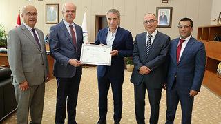 Ersun Yanal 33 yıl sonra diplomasını aldı