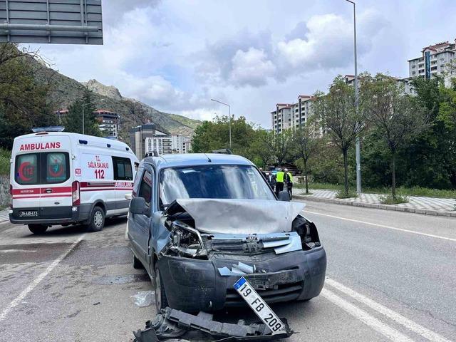 Gümüşhane’de zincirleme kaza: 4 yaralı 2