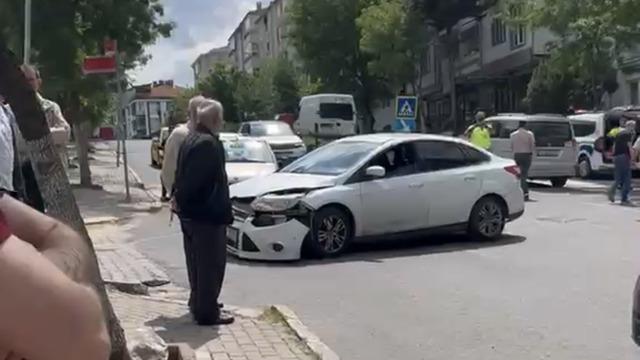 Lüleburgaz’da 3 araç birbirine girdi