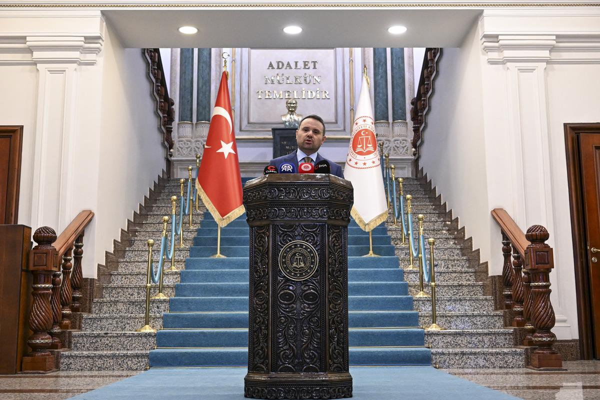 Bakan G&uuml;rlek ten mutlak butlan a&ccedil;ıklaması: "Temyiz yolu a&ccedil;ık" 1