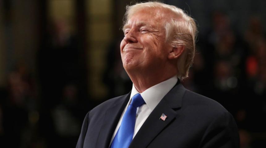 Çıplak Trump heykeli rekor fiyata satıldı