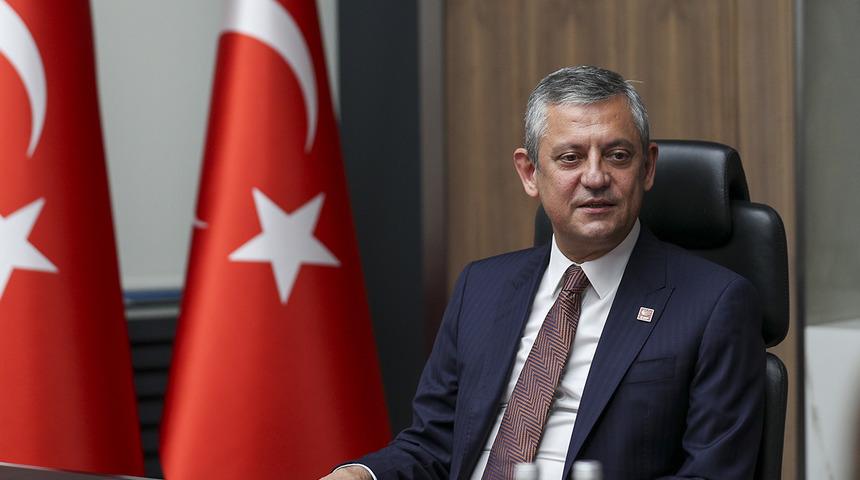 &Ouml;zg&uuml;r &Ouml;zel'den baskın se&ccedil;im iddialarıyla ilgili a&ccedil;ıklama:  "Getirsinler sandığı..."