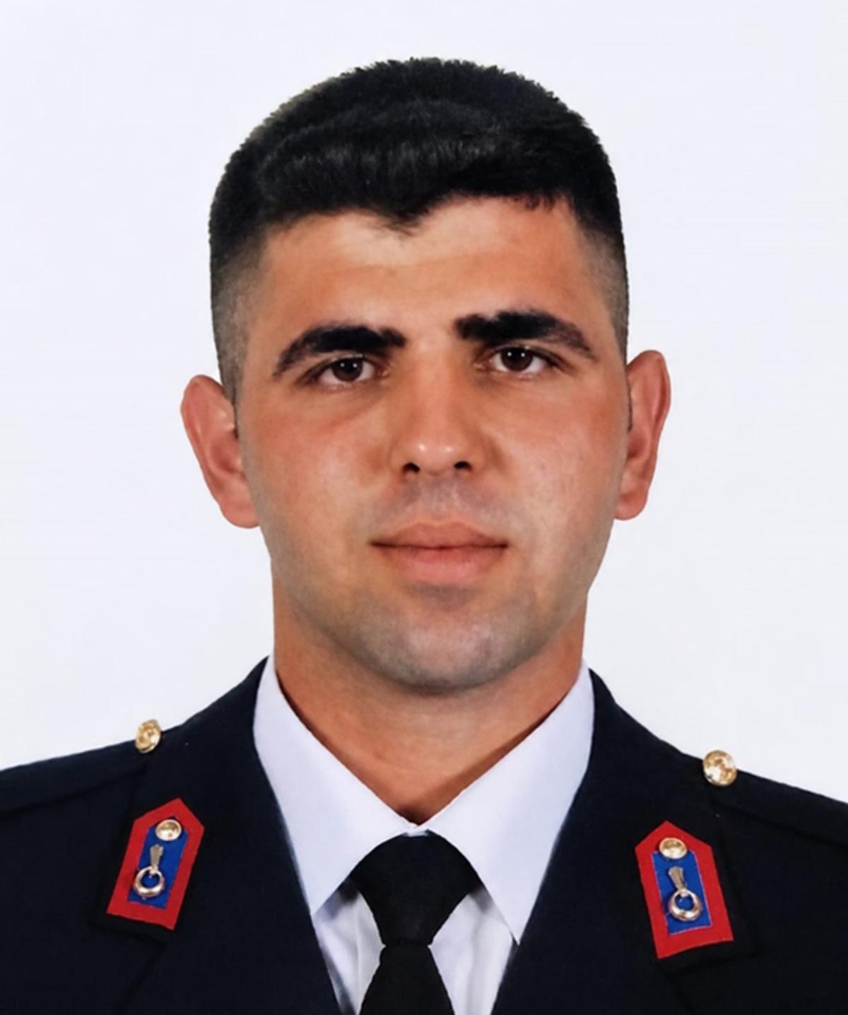 Kalp krizi geçirip hayatını kaybeden üsteğmenin öğrencilere burs aradığına dair mesajları ortaya çıktı 2