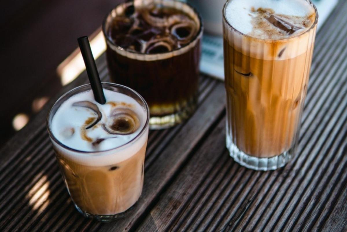 Evde profesyonel barista kalitesinde soğuk latte yapmanın püf noktaları 10