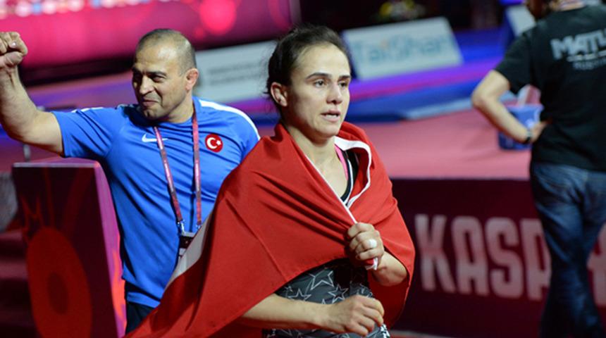 Elif Jale Yeşilırmak ve Yasemin Adar Avrupa Güreş Şampiyonası'nda altın madalya kazandı!