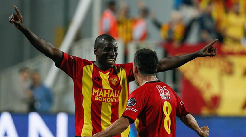 Göztepe taraftarından Demba Ba açıklaması!