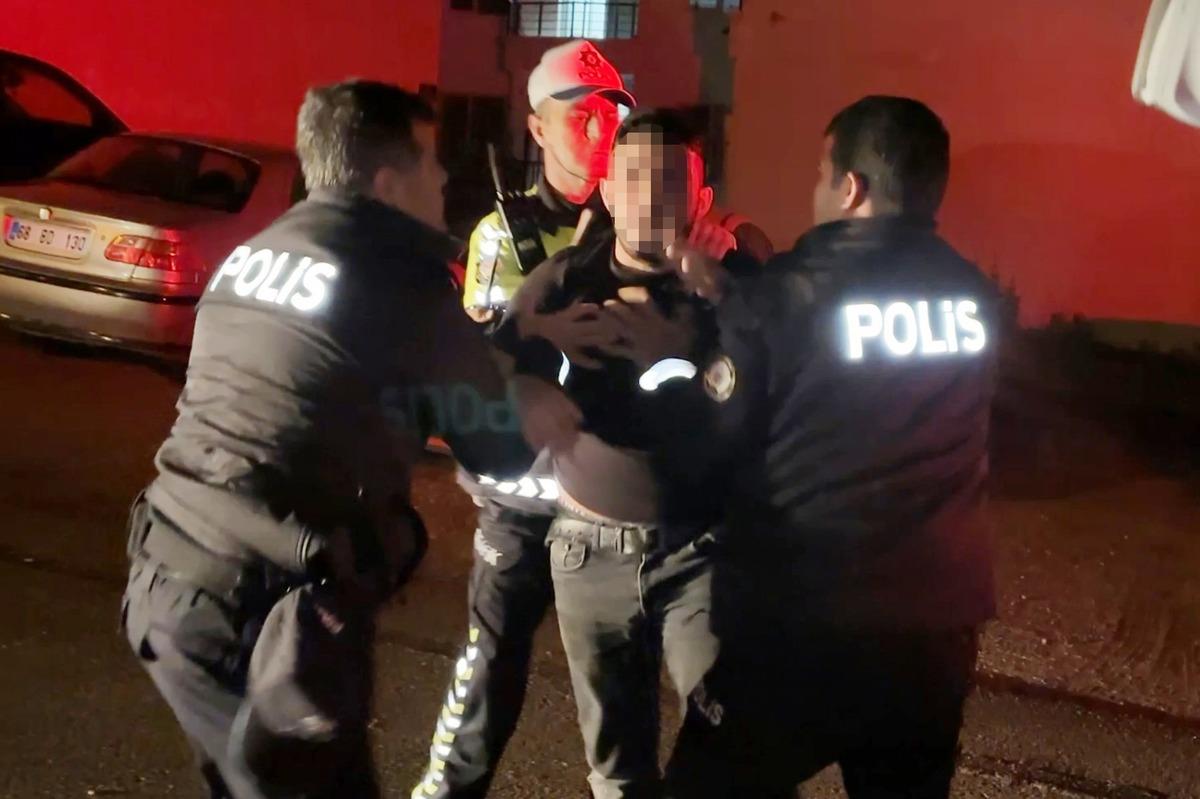 Polise yalvardı, küfredip kaçtı: "Sevgilimin yanında beni bozma" 1